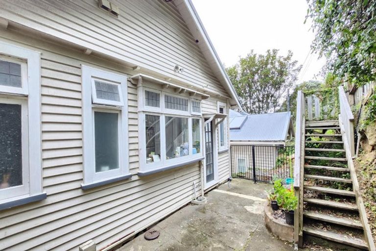Photo of property in 7 Mckenzie Terrace, Te Aro, Wellington, 6011