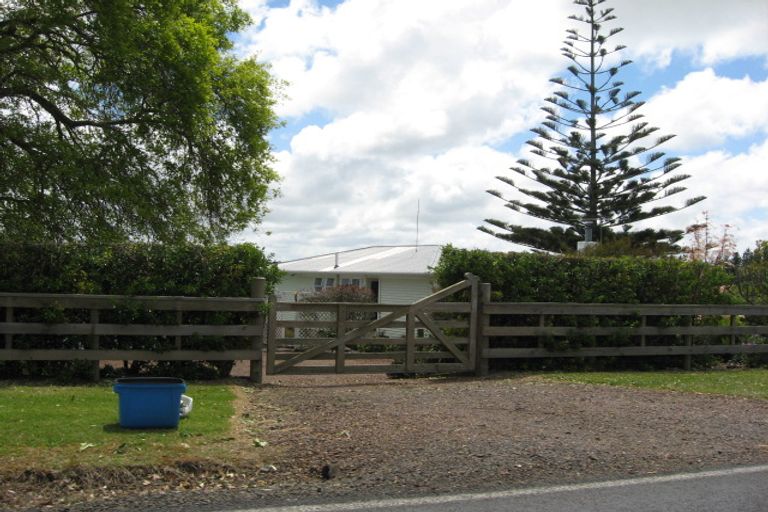 Photo of property in 219 Pomona Road, Kumeu, 0891