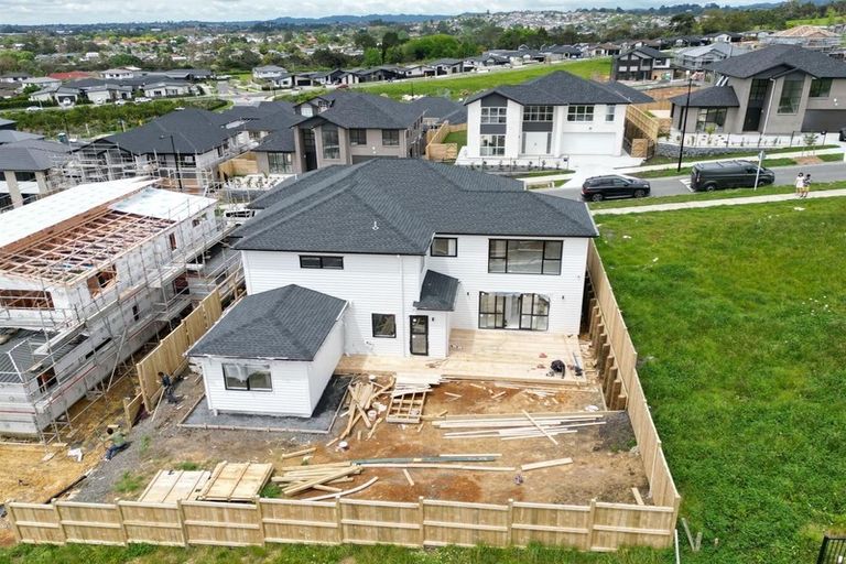 Photo of property in 16 Lumber Rise, Swanson, Auckland, 0614