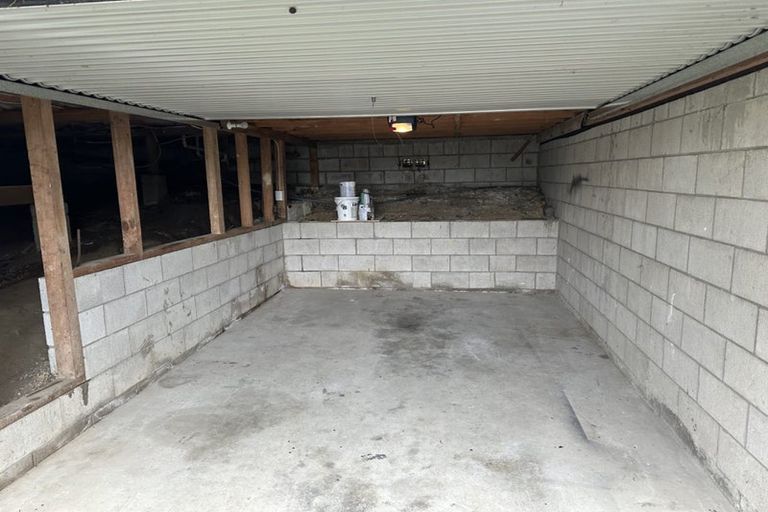 Photo of property in 2/45 Knightsbridge Drive, Forrest Hill, Auckland, 0620