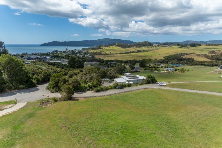 Photo of property in 2 Frazer Place, Coopers Beach, 0420