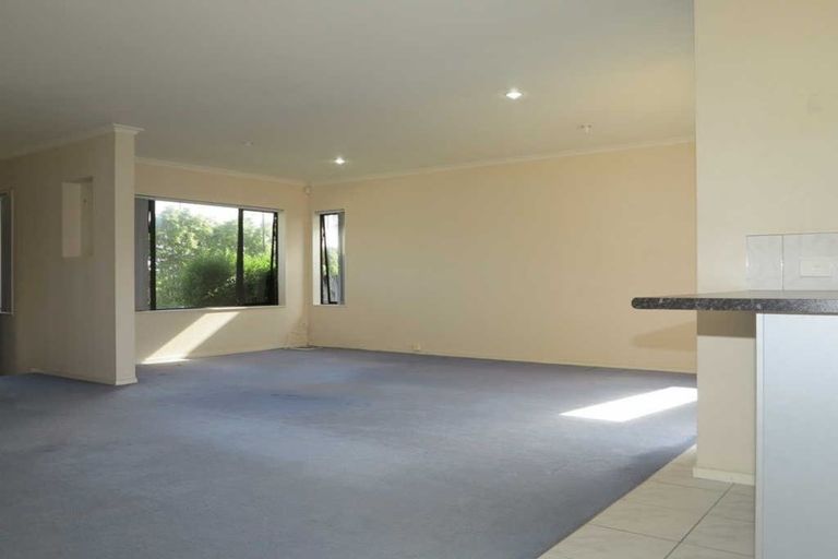 Photo of property in 10 Aaronville Way, East Tamaki, Auckland, 2016