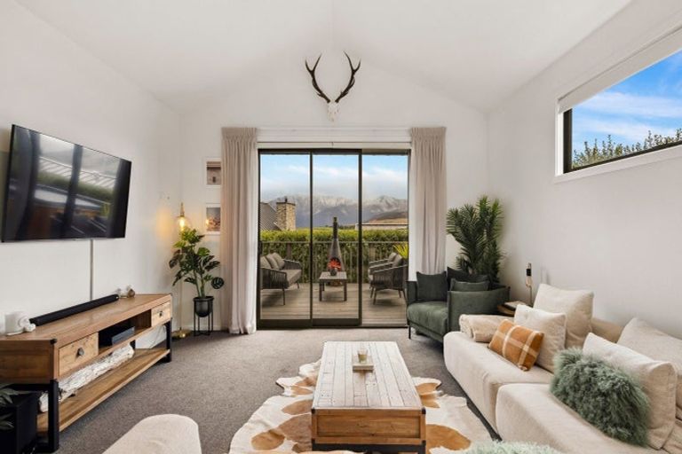 Photo of property in 5 Glenelg Lane, Jacks Point, 9371