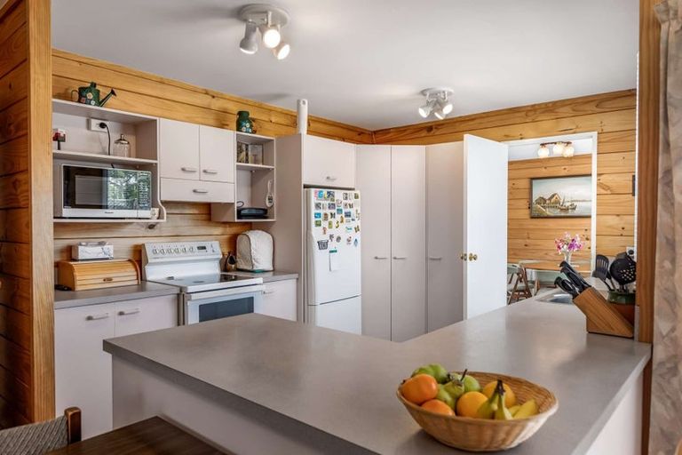 Photo of property in 6 Poutama Place, Tawhero, Whanganui, 4501