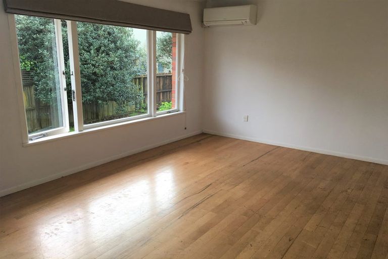 Photo of property in 1/10a Fenwick Avenue, Milford, Auckland, 0620