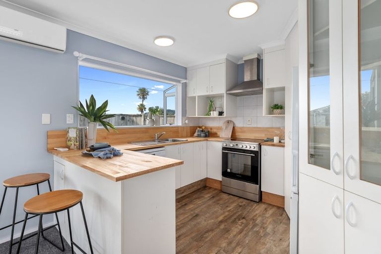 Photo of property in 9 Whitby Place, Welcome Bay, Tauranga, 3112