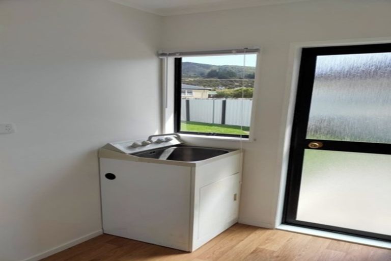 Photo of property in 15 Grimsby Grove, Wainuiomata, Lower Hutt, 5014