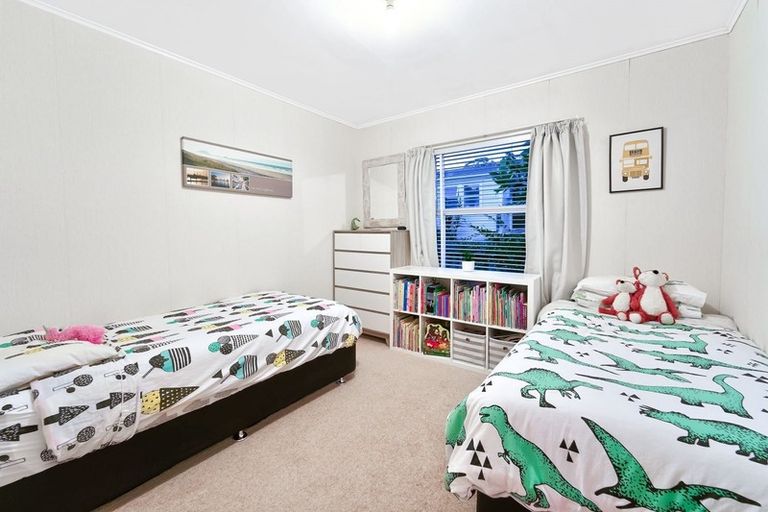 Photo of property in 31 Meilland Place, Glen Eden, Auckland, 0602