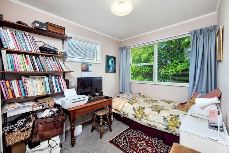 Photo of property in 11 Chequers Avenue, Glenfield, Auckland, 0629