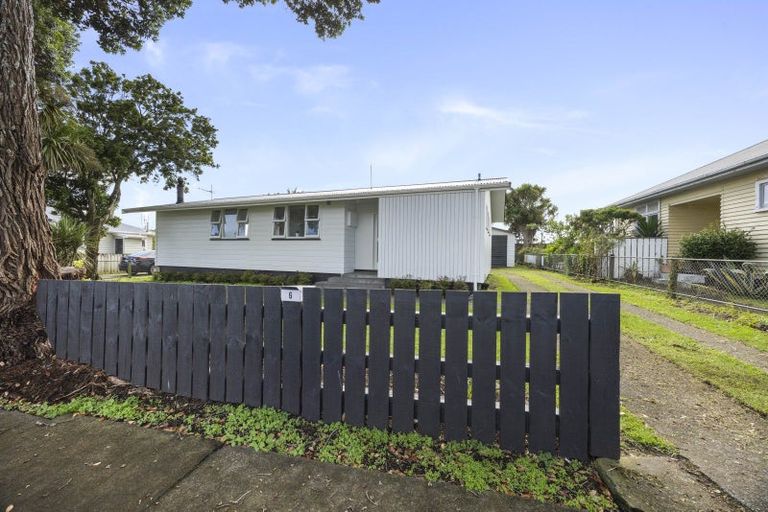 Photo of property in 6 Calgher Avenue, Waitara, 4320
