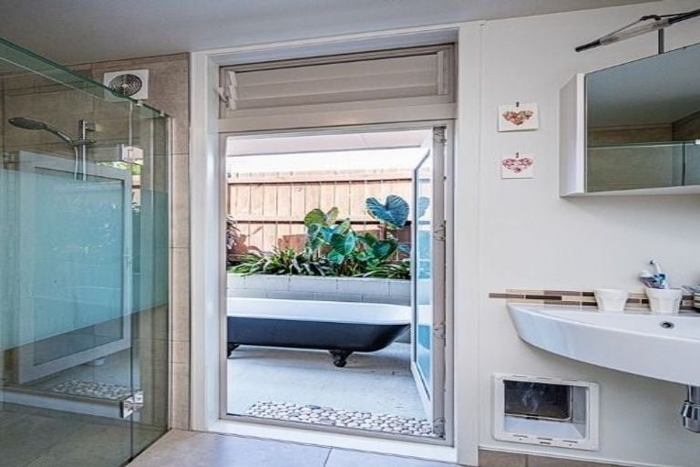 Photo of property in 9 Wharf Road, Albany, Auckland, 0632
