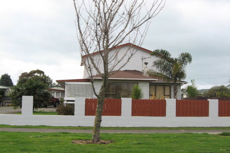 Photo of property in 3 Memorial Park Avenue, Haumoana, 4102