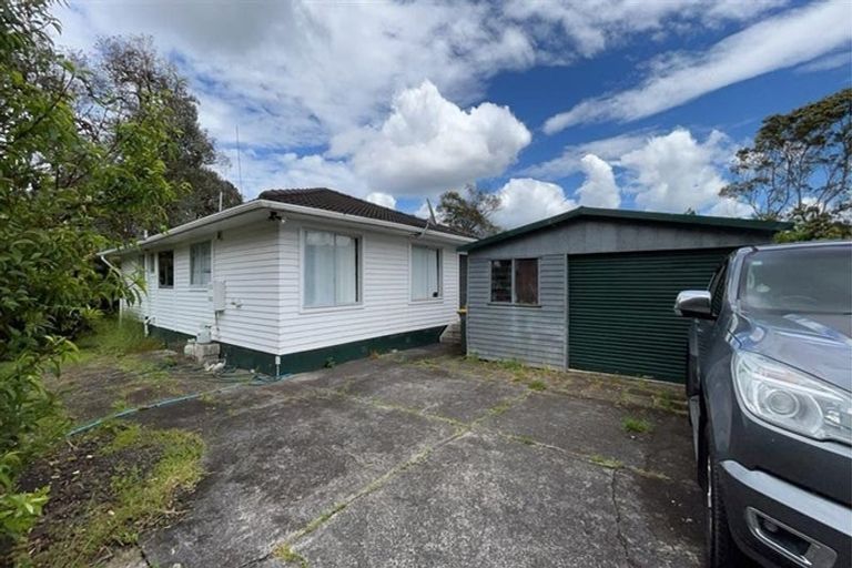 Photo of property in 10 Thomas Avenue, Te Atatu Peninsula, Auckland, 0610