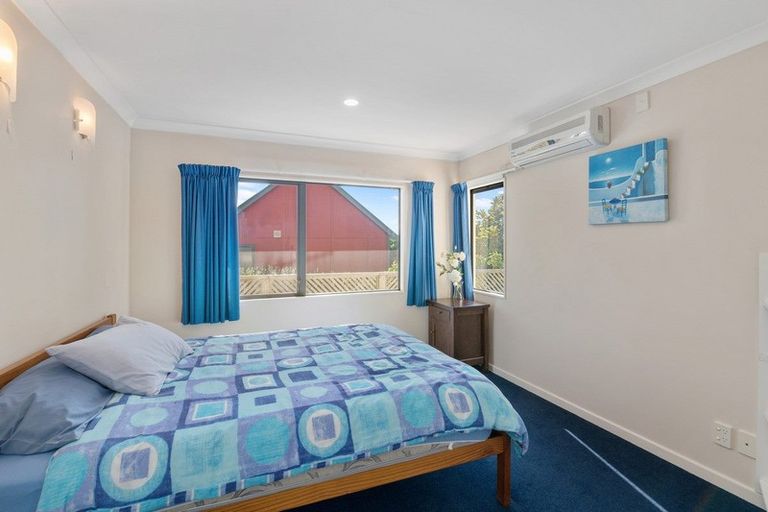 Photo of property in 7 Sunset Terrace, Waikanae Beach, Waikanae, 5036