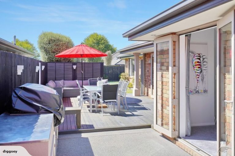 Photo of property in 10 Tawa Place, Parklands, Christchurch, 8083