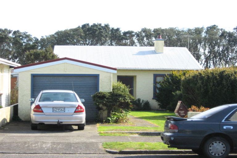 Photo of property in 76 Hine Street, New Plymouth, 4310