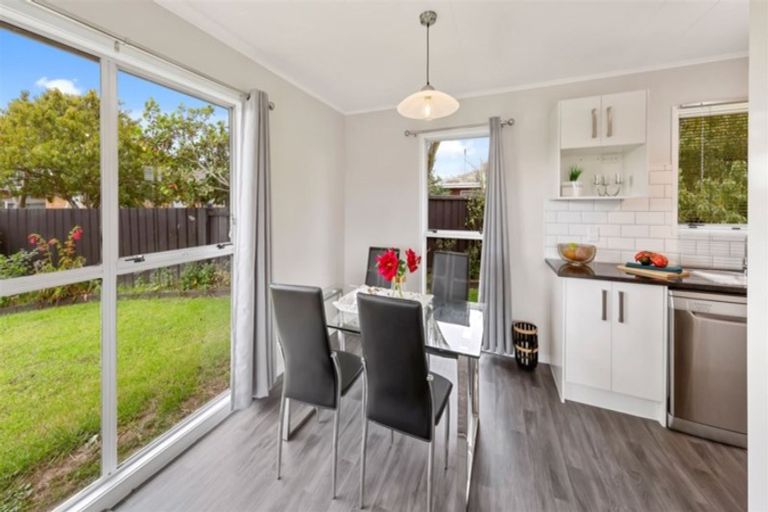 Photo of property in 10 Agar Place, Favona, Auckland, 2024