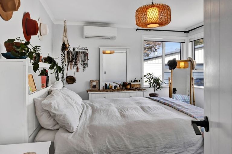 Photo of property in 15 Bone Crescent, Hawera, 4610