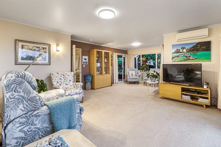 Photo of property in 4 Astor Place, Orewa, 0931