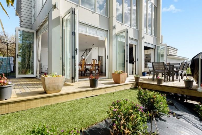 Photo of property in 74 Little John Drive, Bellevue, Tauranga, 3110