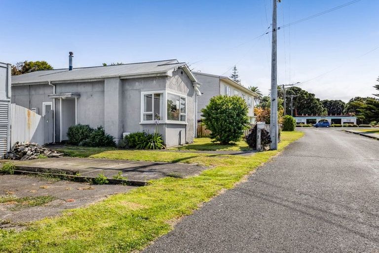 Photo of property in 4 Meredith Street, Patea, 4520