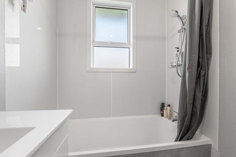 Photo of property in 21 Castle Street, Eltham, 4322