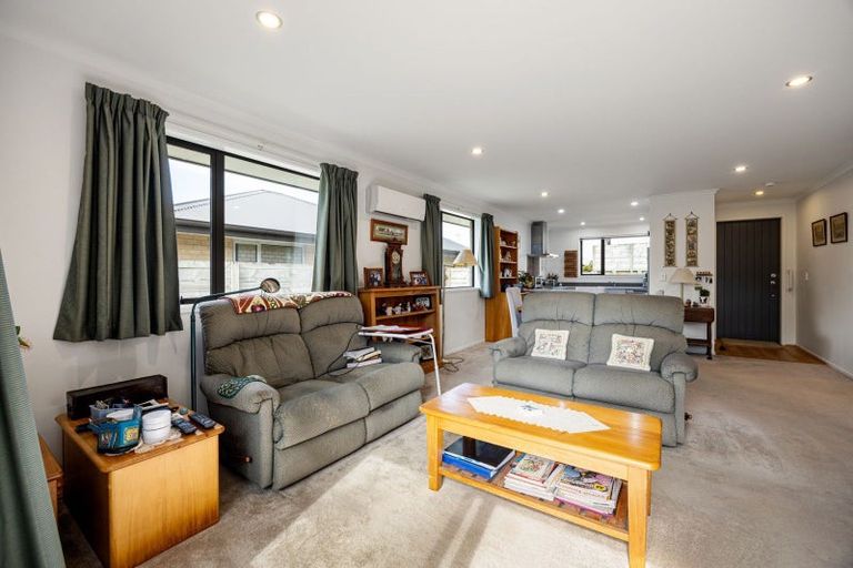 Photo of property in 51 Shrule Place, Huntington, Hamilton, 3210