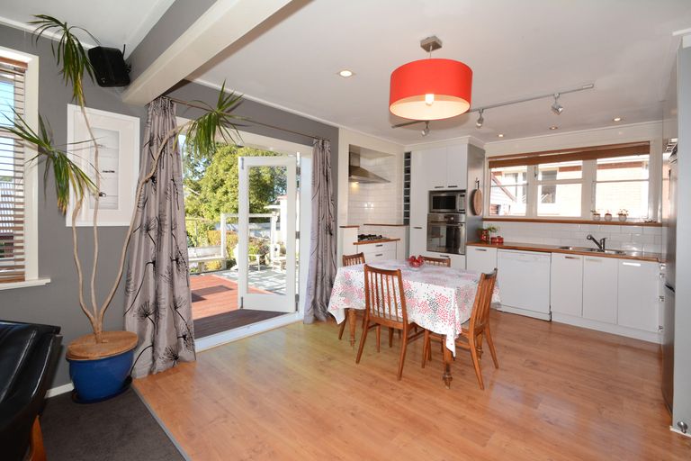 Photo of property in 10 Charters Street, Glenross, Dunedin, 9011