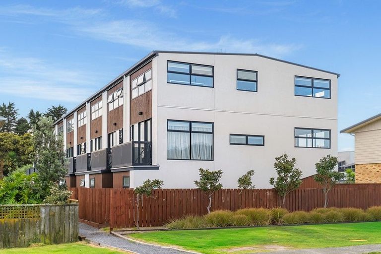 Photo of property in 2/63 Tawa Street, Mount Maunganui, 3116