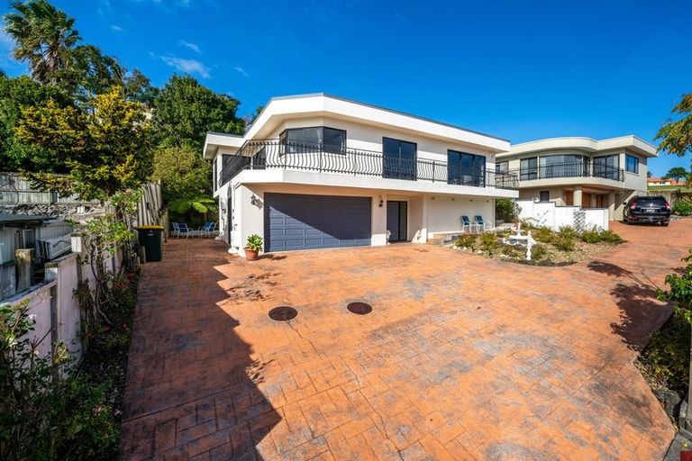 Photo of property in 1/27 Tumbridge Place, Somerville, Auckland, 2014