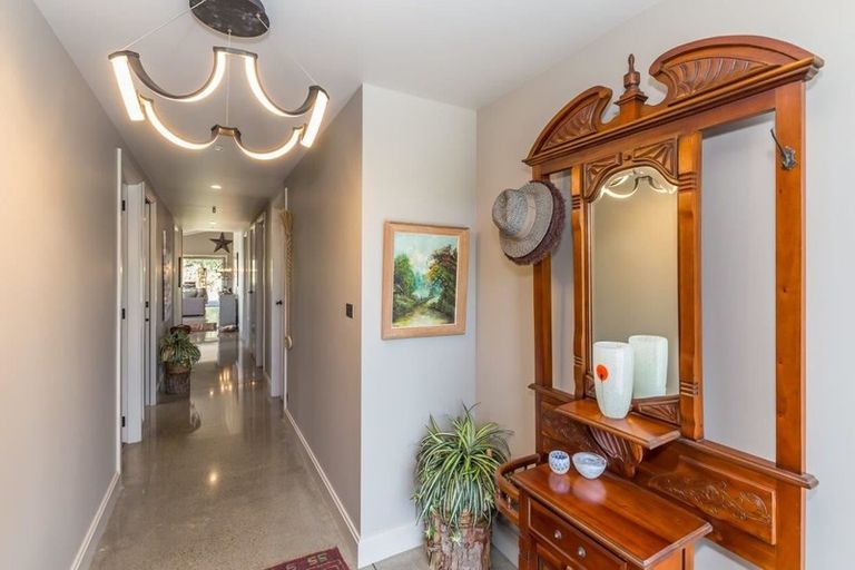 Photo of property in 157 Manakau Heights Drive, Manakau, Levin, 5573