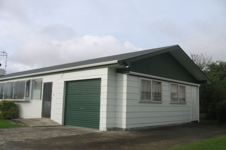 Photo of property in 1 Bowline Place, Whitby, Porirua, 5024