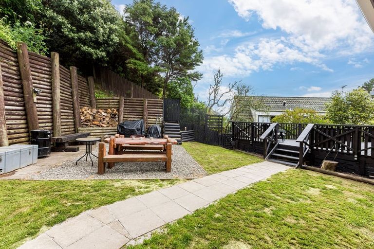 Photo of property in 35 Omapere Street, Whitby, Porirua, 5024