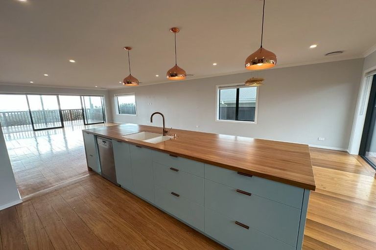 Photo of property in 50 Rosetta Road, Raumati South, Paraparaumu, 5032