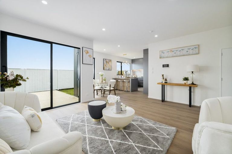 Photo of property in 20 Kaititiko Road, Rosehill, 2113