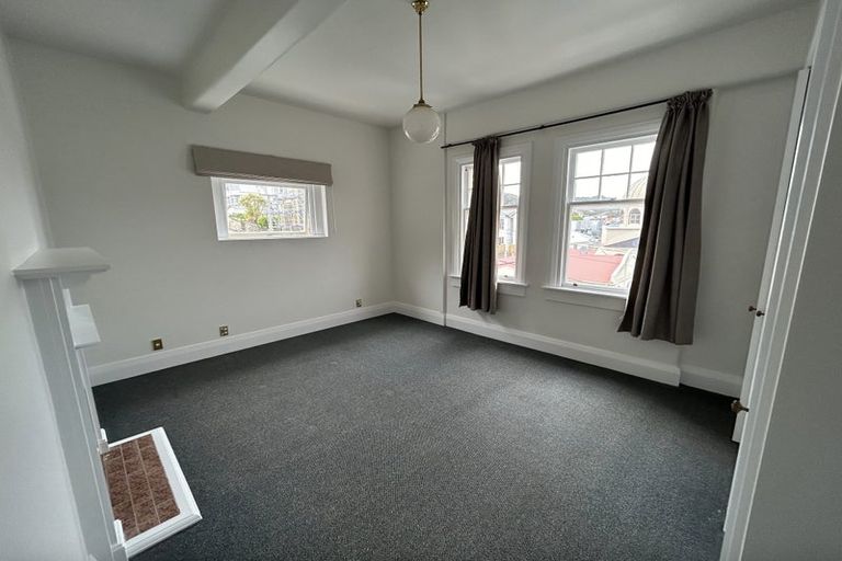 Photo of property in Chatsworth Flats, 5/23 Pirie Street, Mount Victoria, Wellington, 6011