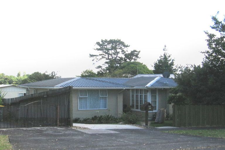 Photo of property in 42 Queen Mary Avenue, New Lynn, Auckland, 0600
