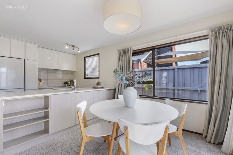 Photo of property in 2/104 Trafalgar Street, St Albans, Christchurch, 8014