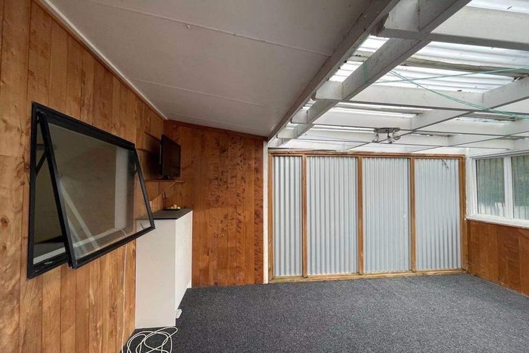 Photo of property in 11 Scarlock Avenue, Browns Bay, Auckland, 0630