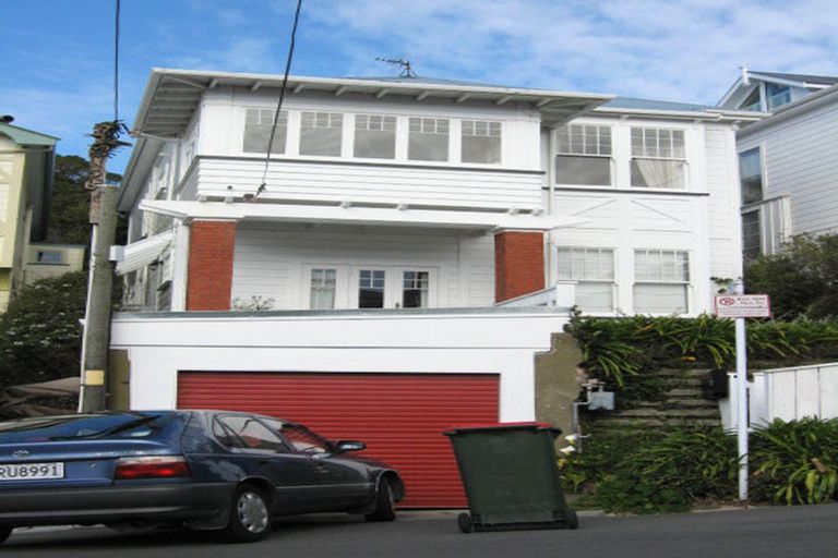 Photo of property in 27 Grove Road, Kelburn, Wellington, 6012