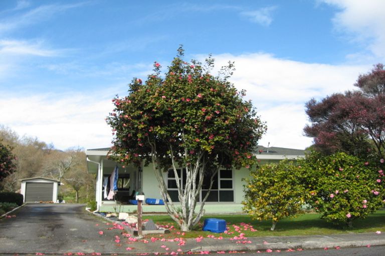 Photo of property in 32 Sunbelt Crescent, Takaka, 7110