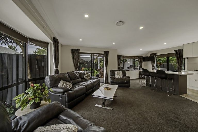 Photo of property in 11 Baltic Place, Northwood, Christchurch, 8051