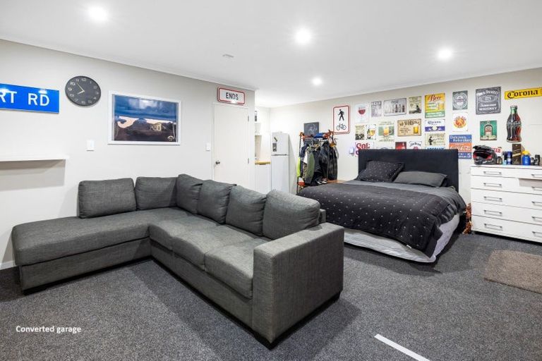 Photo of property in 23 Seabreeze Place, Papamoa Beach, Papamoa, 3118