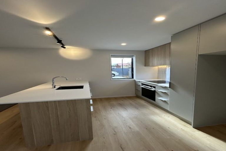 Photo of property in 2/60 Derby Street, St Albans, Christchurch, 8014