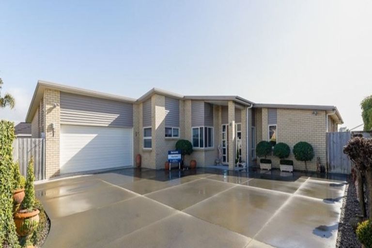 Photo of property in 15 Satchmo Place, Rototuna North, Hamilton, 3210