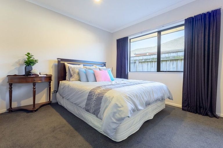 Photo of property in 33 Consort Close, Paraparaumu Beach, Paraparaumu, 5032
