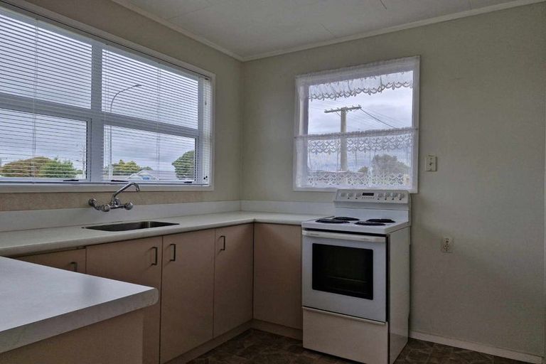 Photo of property in 15 Nelson Street, Waitara, 4320