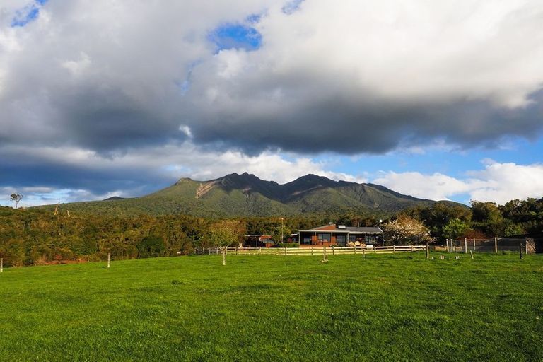 Photo of property in 775 Upper Pitone Road, Pitone, New Plymouth, 4374