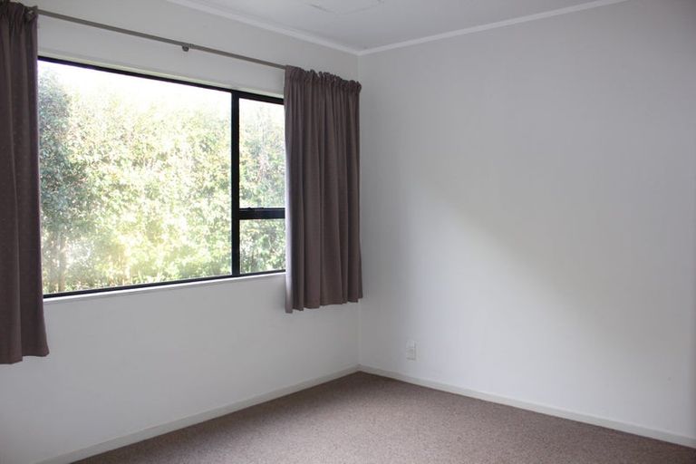 Photo of property in 17 Hutchinson Avenue, New Lynn, Auckland, 0600