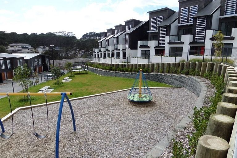 Photo of property in 11 Makamaka Lane, Albany Heights, Auckland, 0632